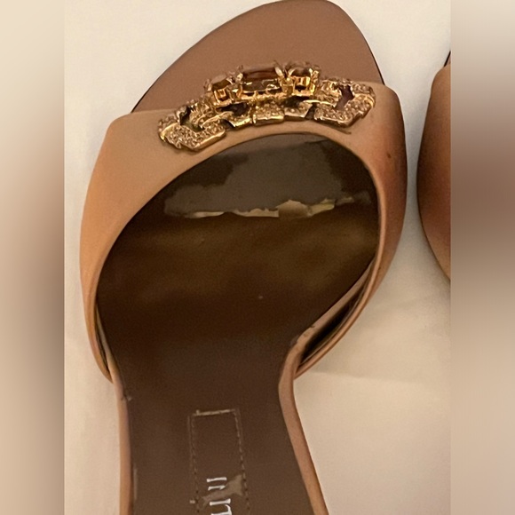 Enzo Angiolini Eaaretina Gold Satin Jeweled Heels Size 9 Medium - Picture 4 of 11